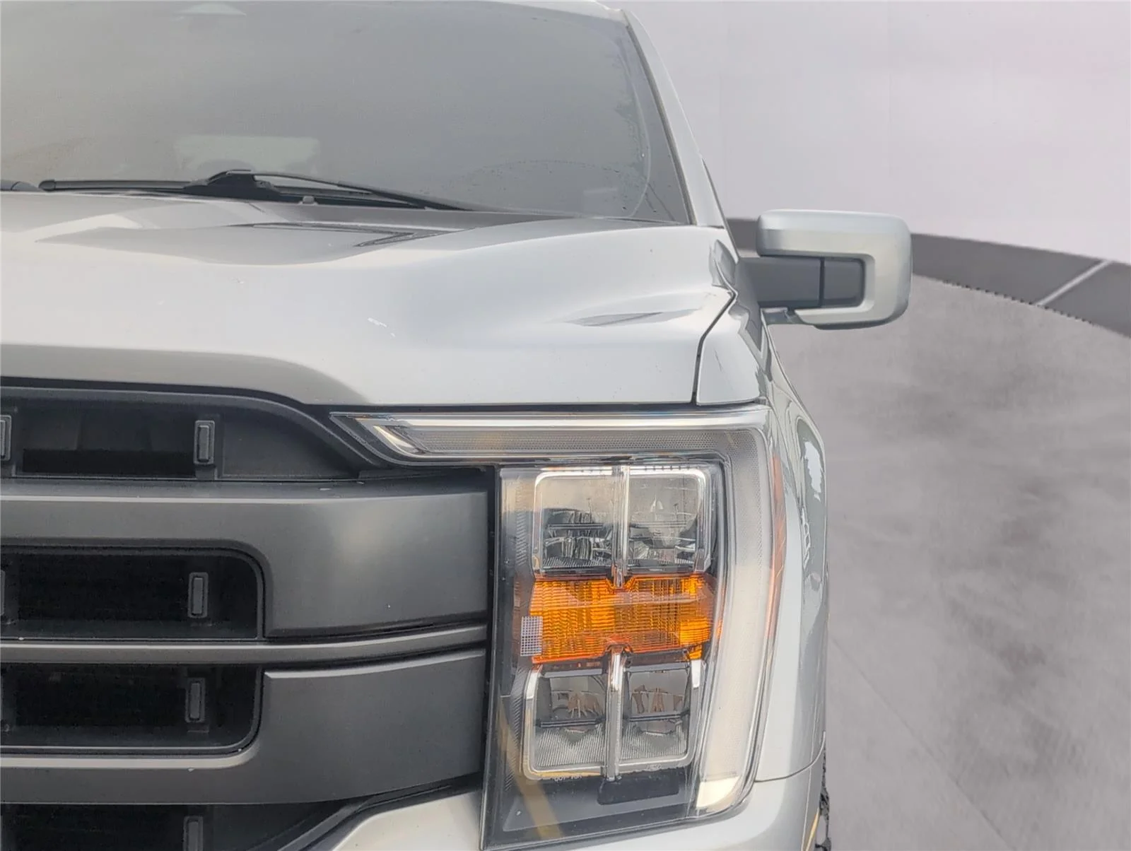 Used 2022 Iconic Silver Ford LARIAT image 38