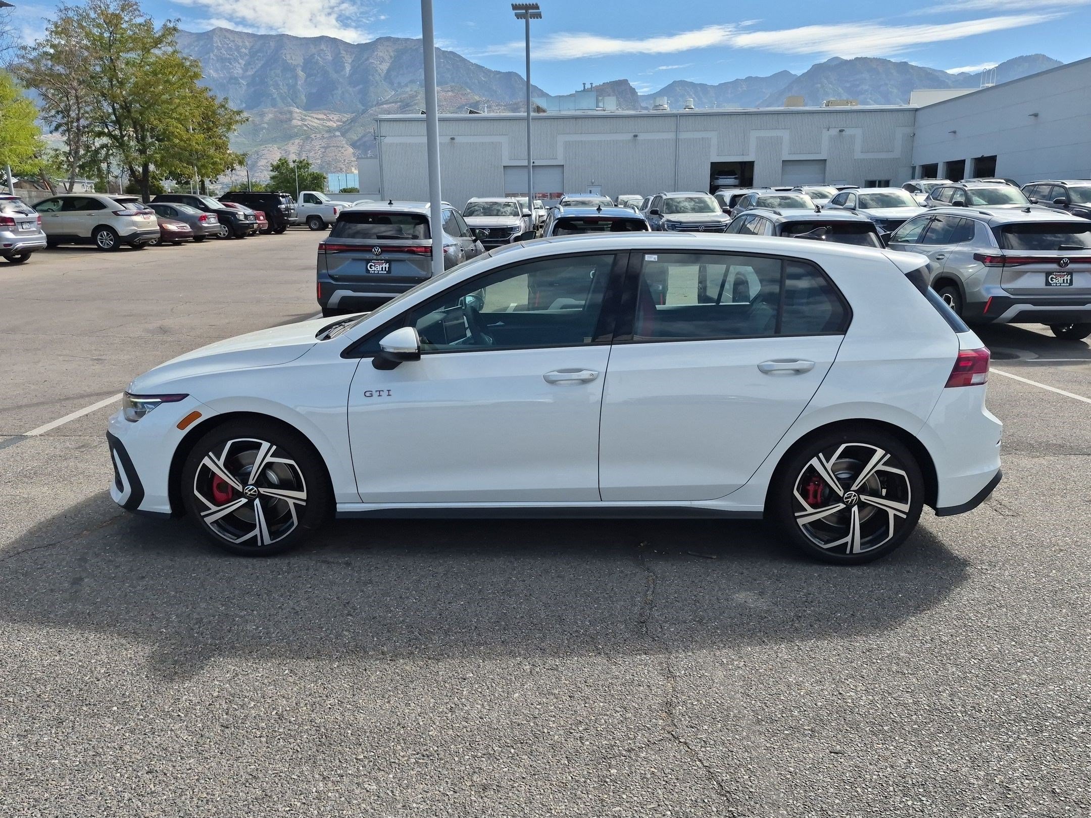New 2026 Opal White Pearl Volkswagen SE image 7