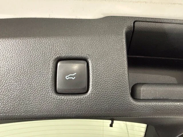 Used 2022 White Ford SEL image 13