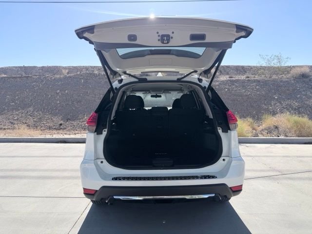 2017 Nissan Rogue SV - Photo 31