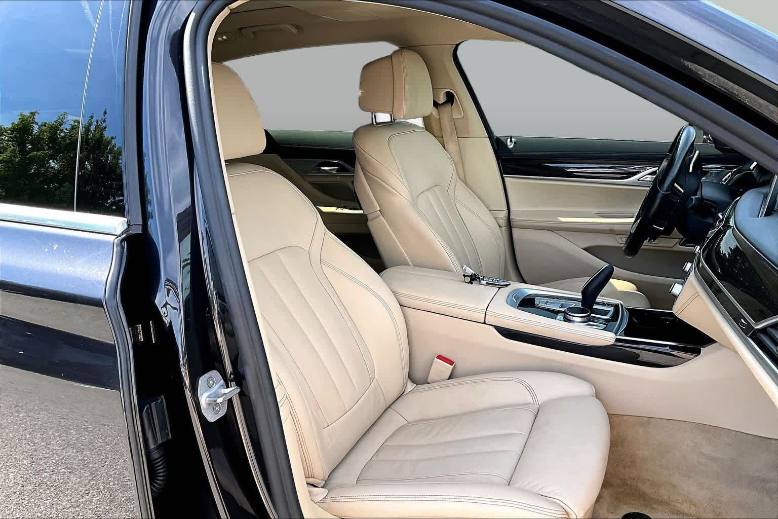 2020 BMW 7 Series 740i - Photo 8
