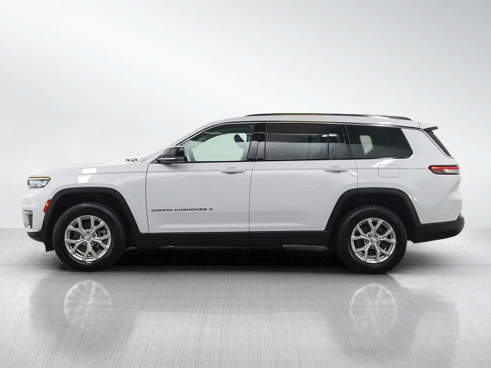 Used 2023 Jeep Grand Cherokee L Limited with VIN 1C4RJKBG8P8818677 for sale in Hopkins, Minnesota