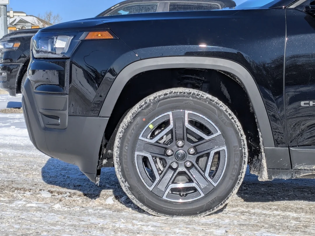 New 2026 Black Jeep Limited - - 4x4 - 1.6L Turbo Hybrid - Power Liftgate - Wireless Charging & More! image 9