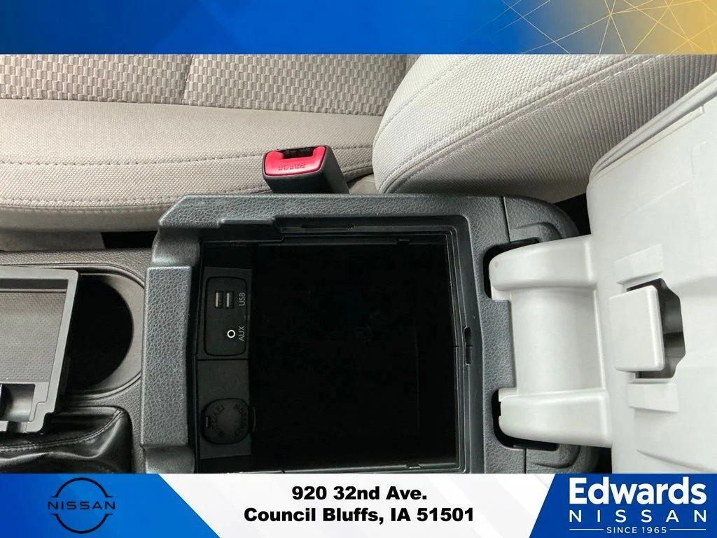 Used 2016 Silver Subaru 2.5i Premium image 30