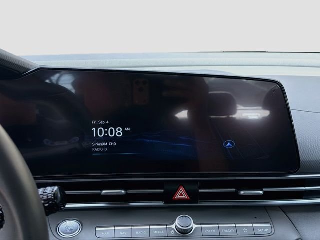 Used 2025 Red Hyundai SEL Convenience image 14