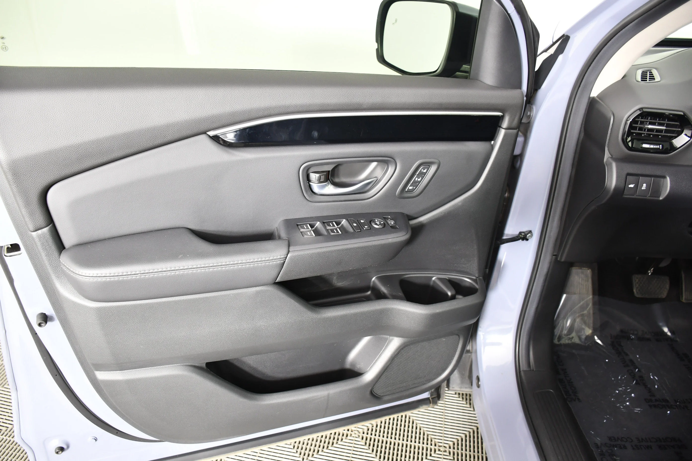 Certified Used 2025 Sonic Gray Pearl Honda Touring image 36