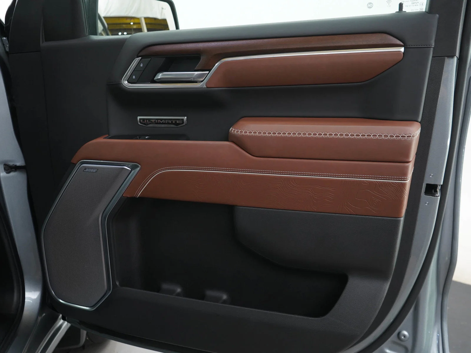 Used 2025 Sterling Metallic GMC Denali Ultimate image 9