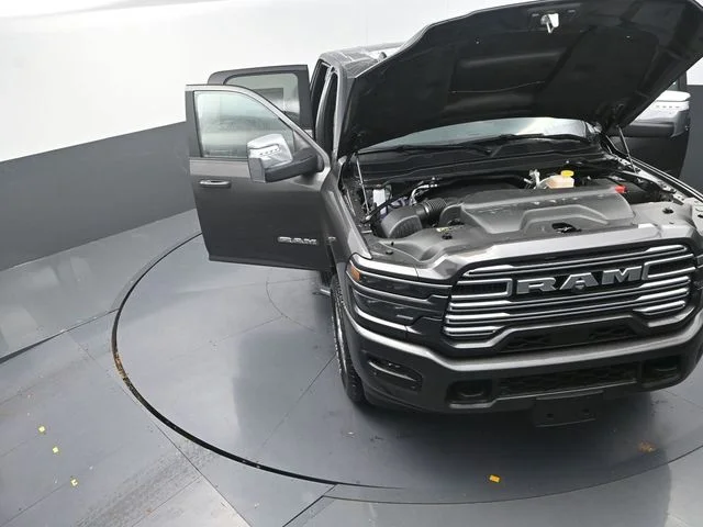 New 2026 Granite Crystal Metallic Clear-Coat Exterior Paint RAM Laramie image 31