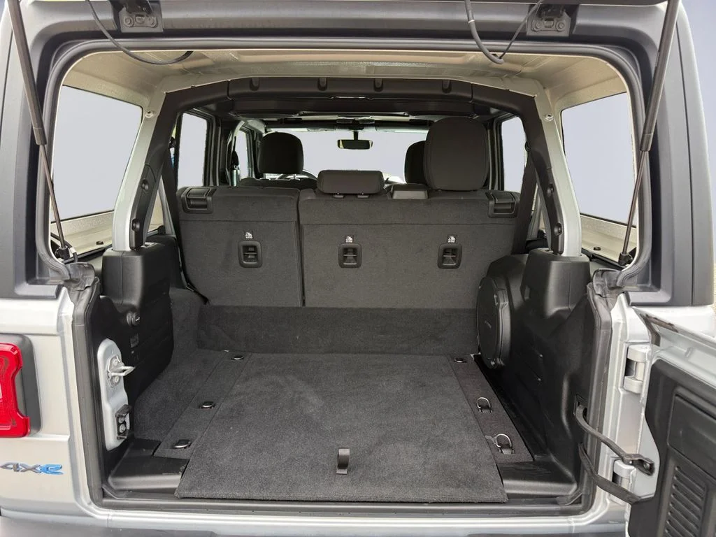 Used 2023 Silver Jeep Rubicon 4xe image 21