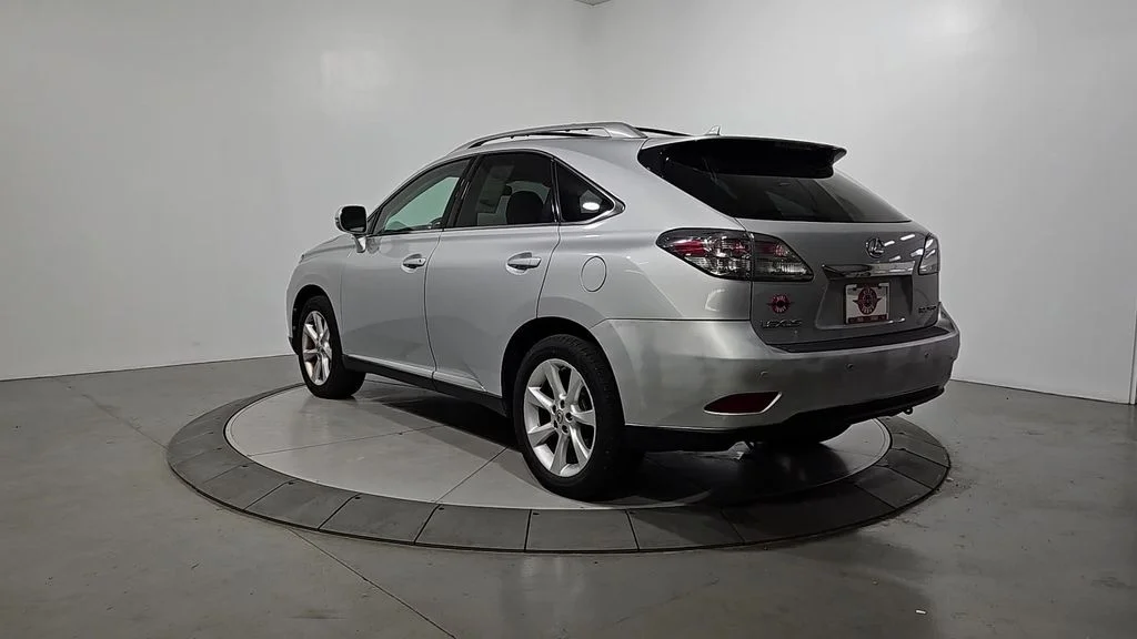 Used 2010  Lexus 350 image 3