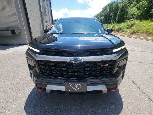 Used 2025 Mosaic Black Metallic Chevrolet Z71 image 8