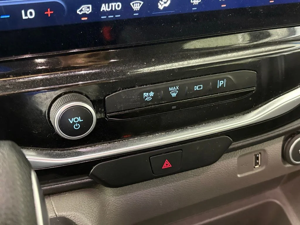 Used 2023 White Ford XLT image 25