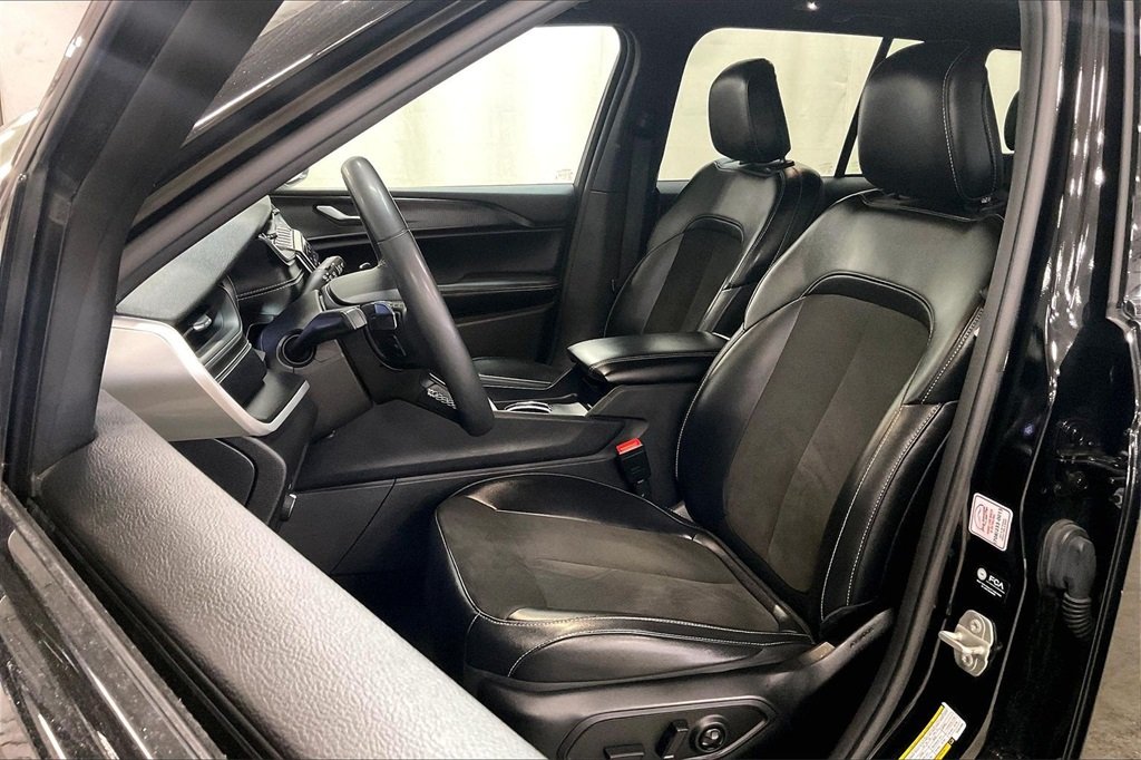 2023 JEEP GRAND CHEROKEE - Image 23