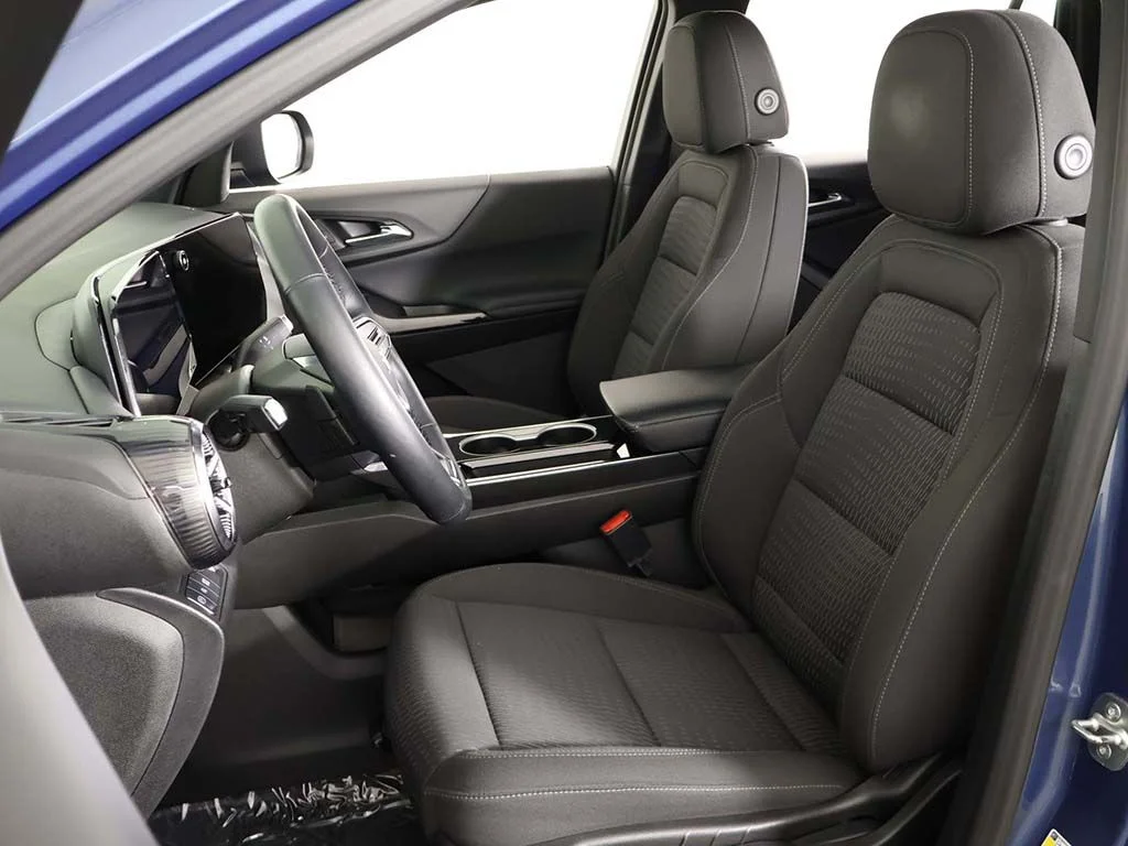 Used 2025 Lakeshore Blue Chevrolet LT image 29