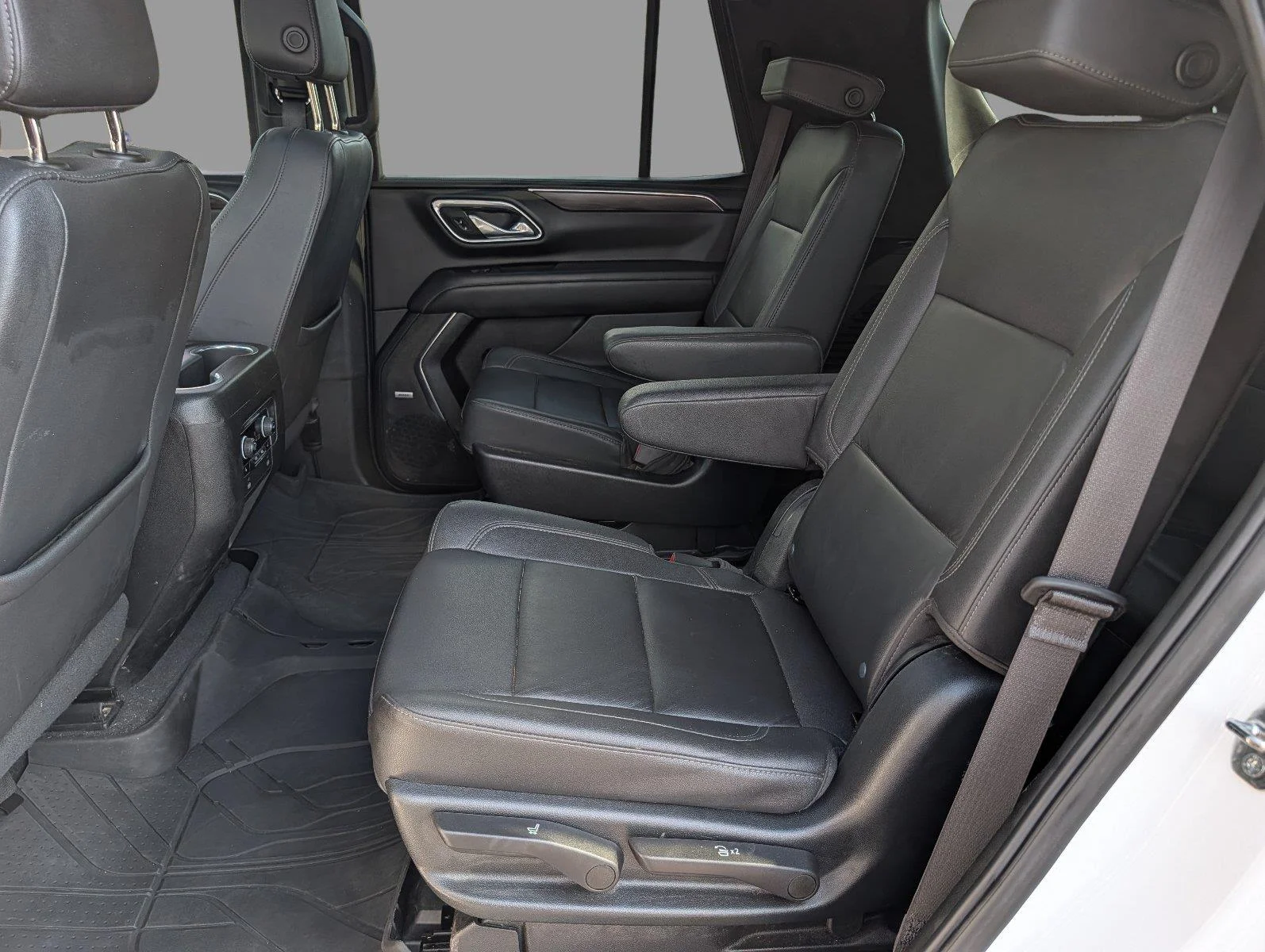 Used 2023 Summit White Chevrolet Z71 image 33