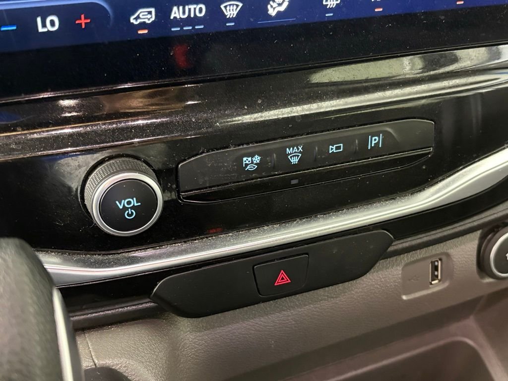 Used 2023 White Ford XLT image 25