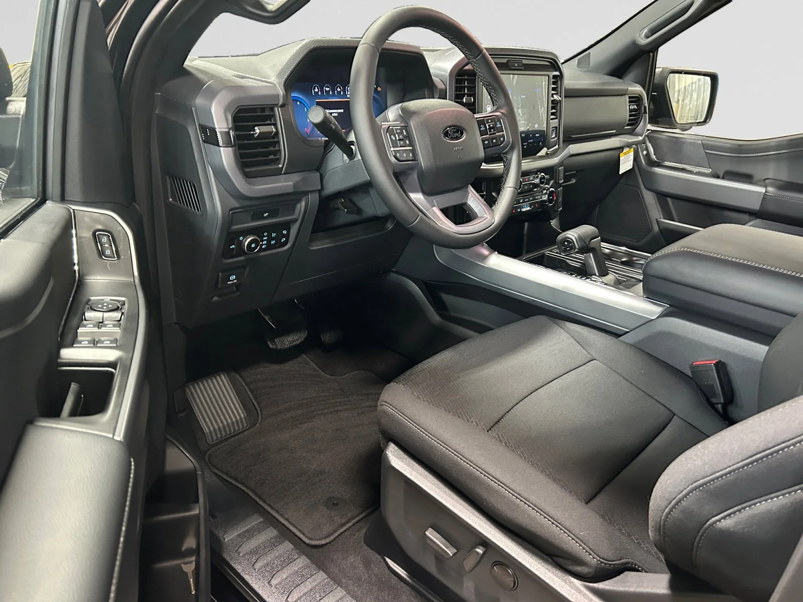 New 2026 Agate Black Metallic Ford XLT image 13