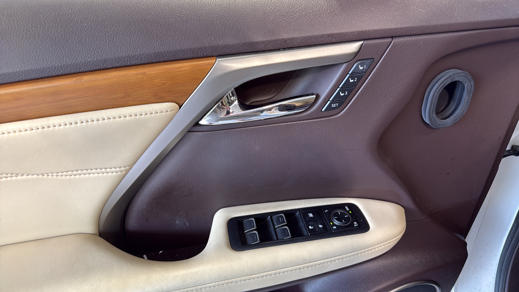 Used 2019 White Lexus 350 image 11