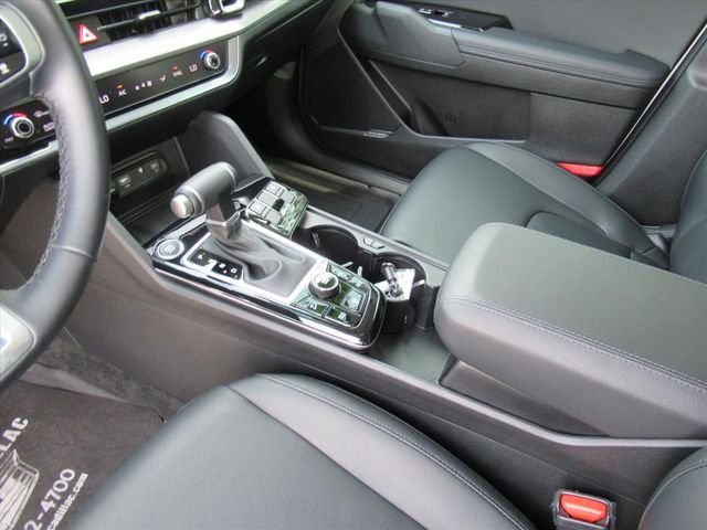 Used 2025 White Kia SX image 14