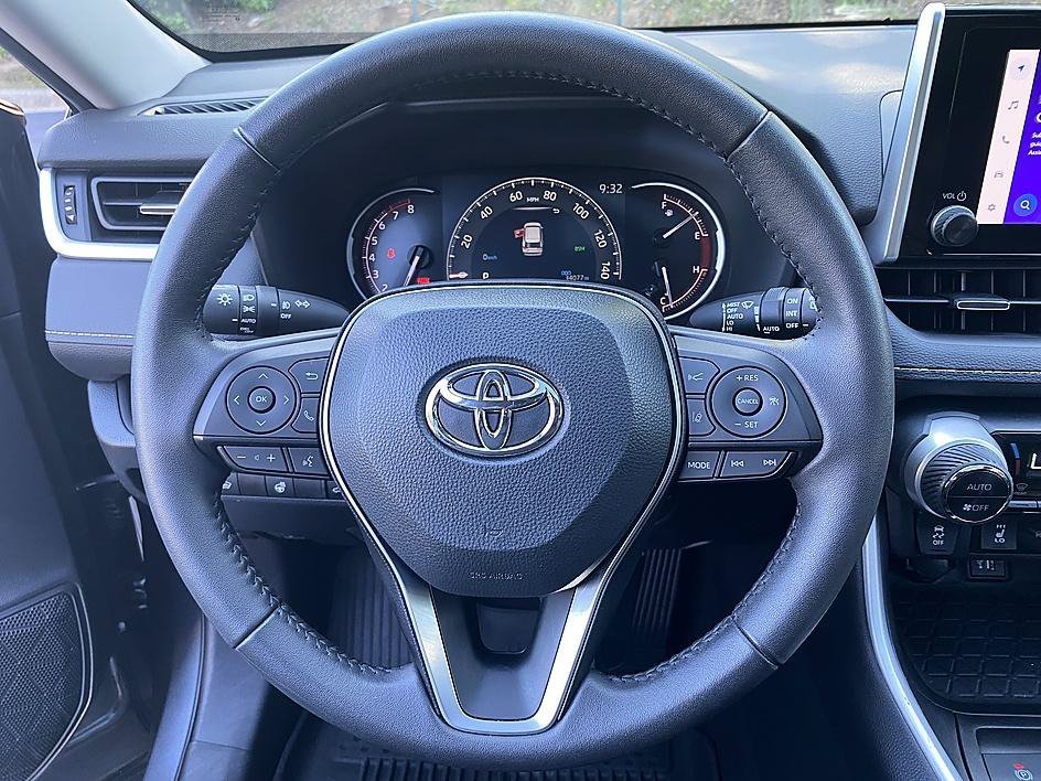 Used 2023 Magnetic Gray Metallic Toyota XLE Premium image 14