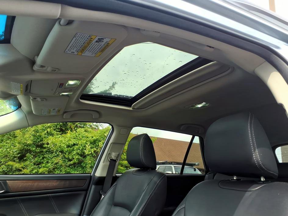Used 2019 Ice Silver Metallic Subaru Limited image 13