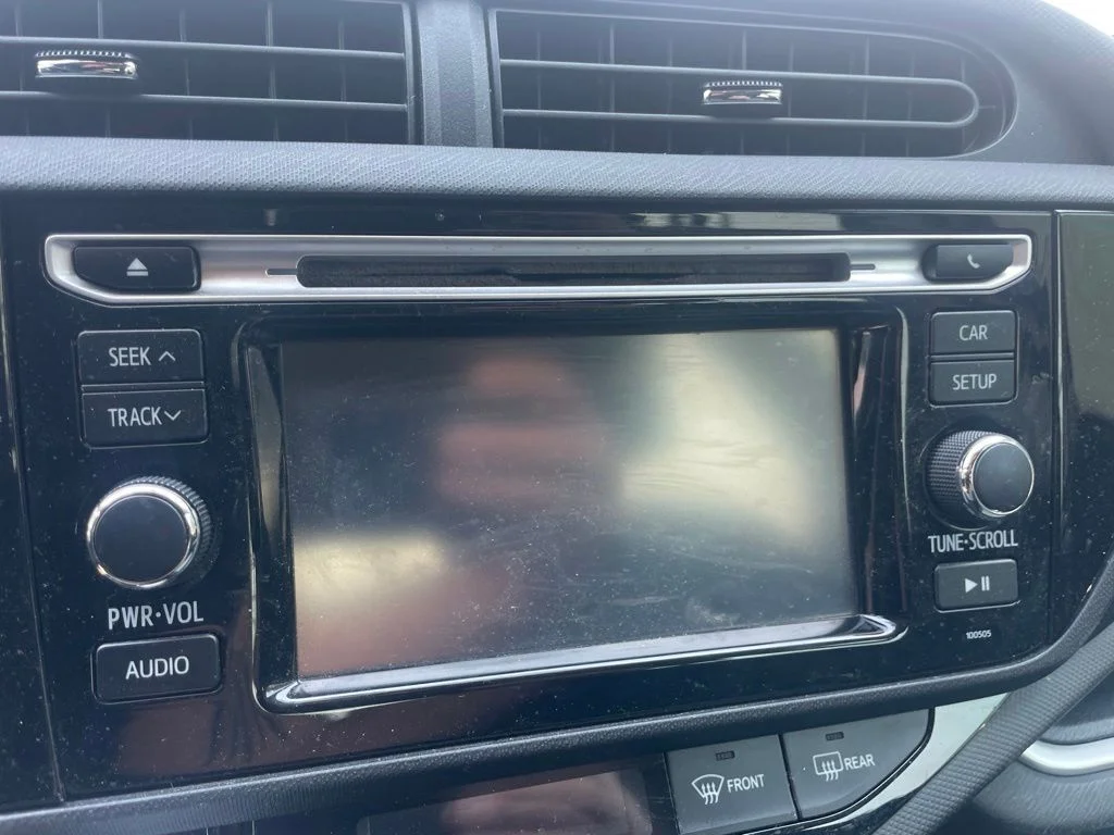 Used 2015 Black Toyota Two image 15