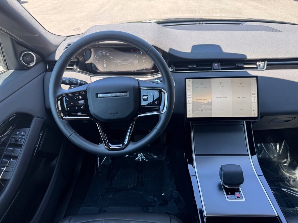 Used 2026  Land Rover S image 9