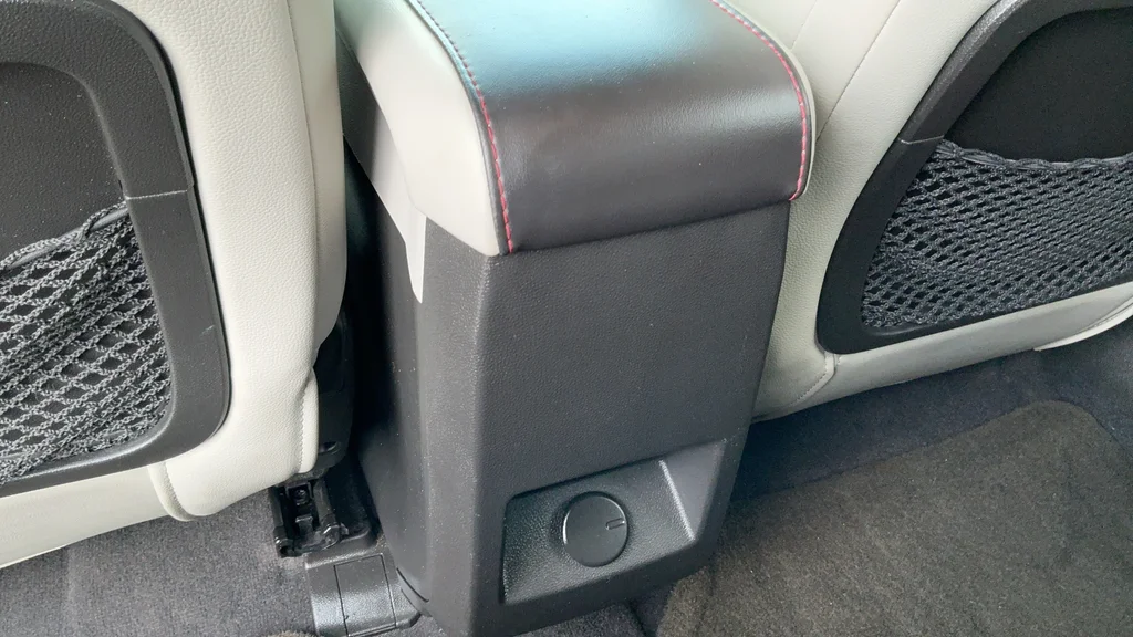 Used 2011 Silver GMC SLT-2 image 10