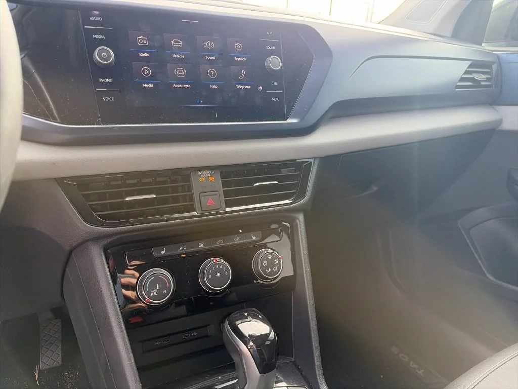 2023 Volkswagen Taos SE - Photo 18