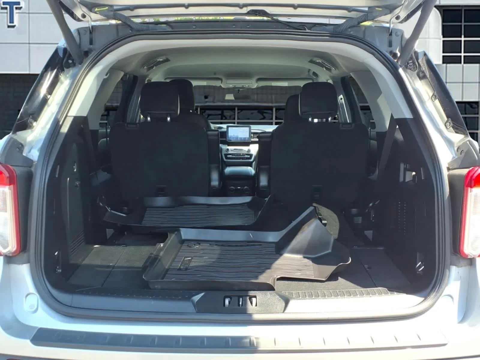 Used 2023 Iconic Silver Ford XLT image 6