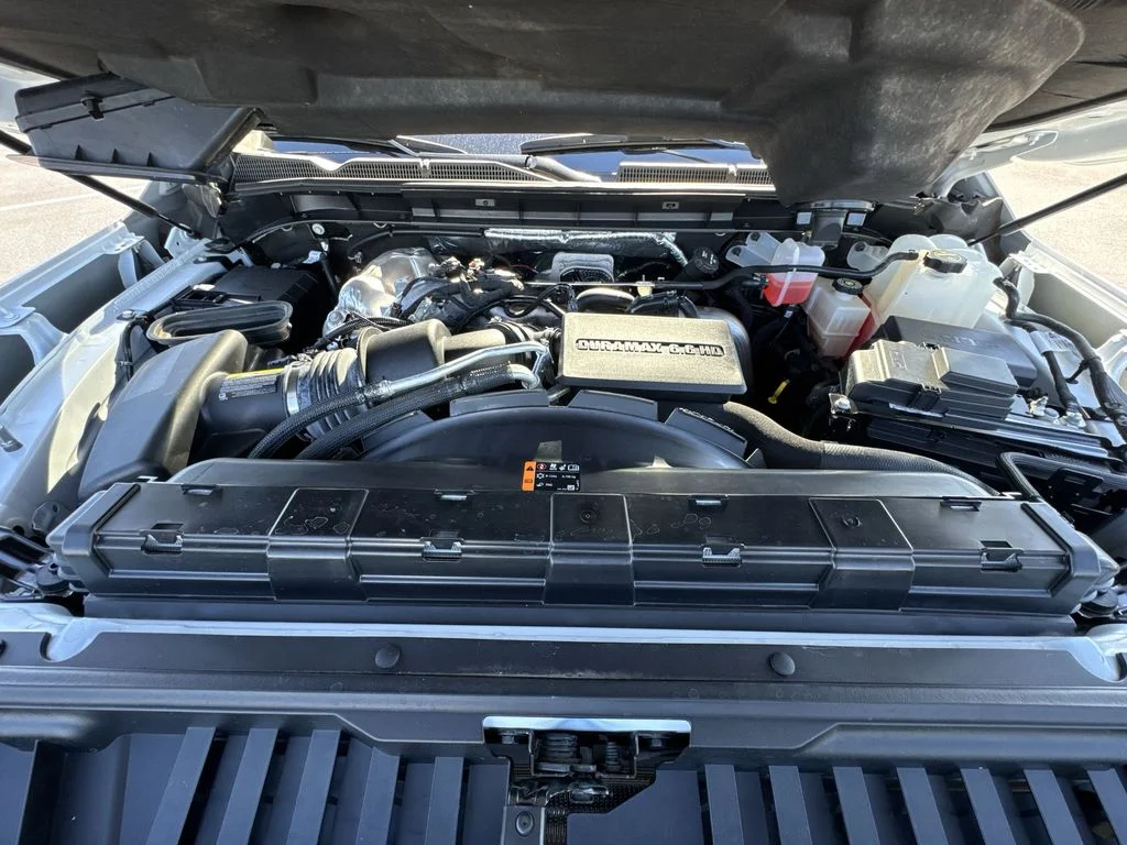 Used 2024 White GMC AT4 image 26