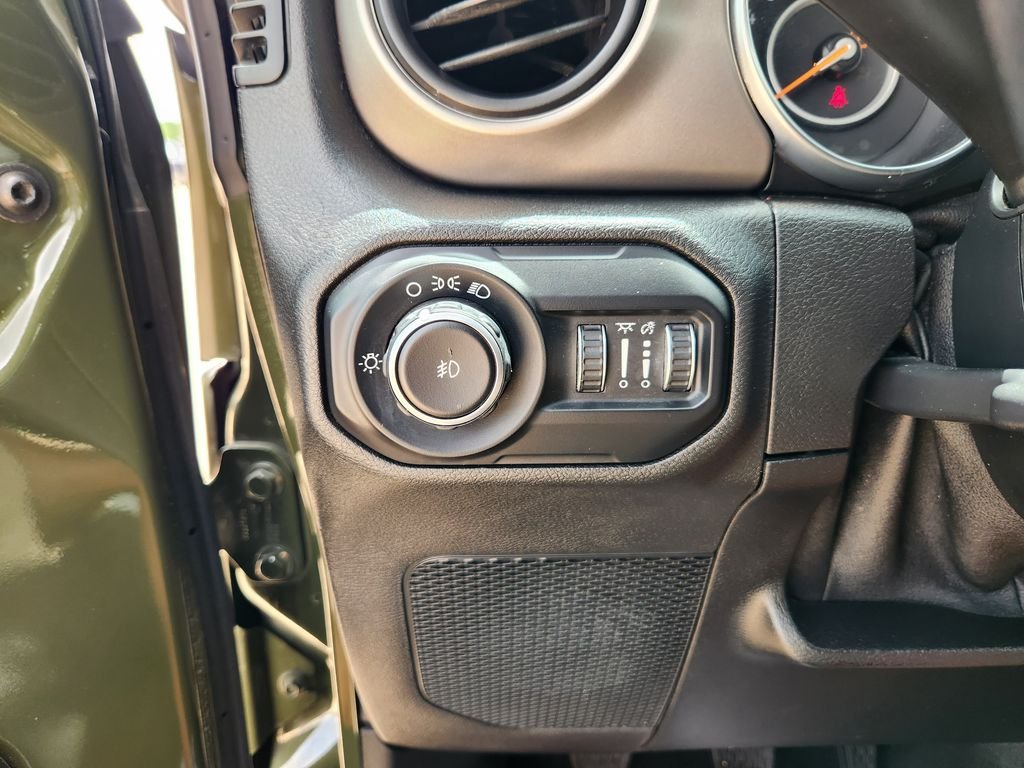 Used 2020 Sarge Green Clearcoat Jeep Sport image 22