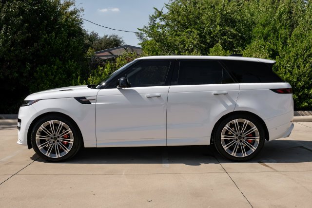 New 2027 Fuji White Land Rover Dynamic SE image 14