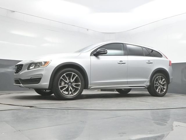 Used 2017 Silver Volvo T5 image 35