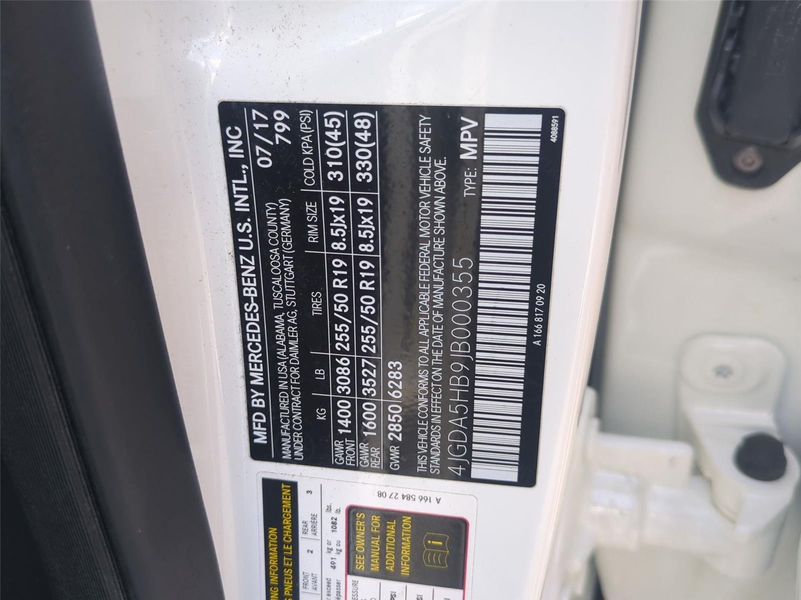 Used 2018 designo Diamond White Metallic Mercedes-Benz GLE 350 image 43