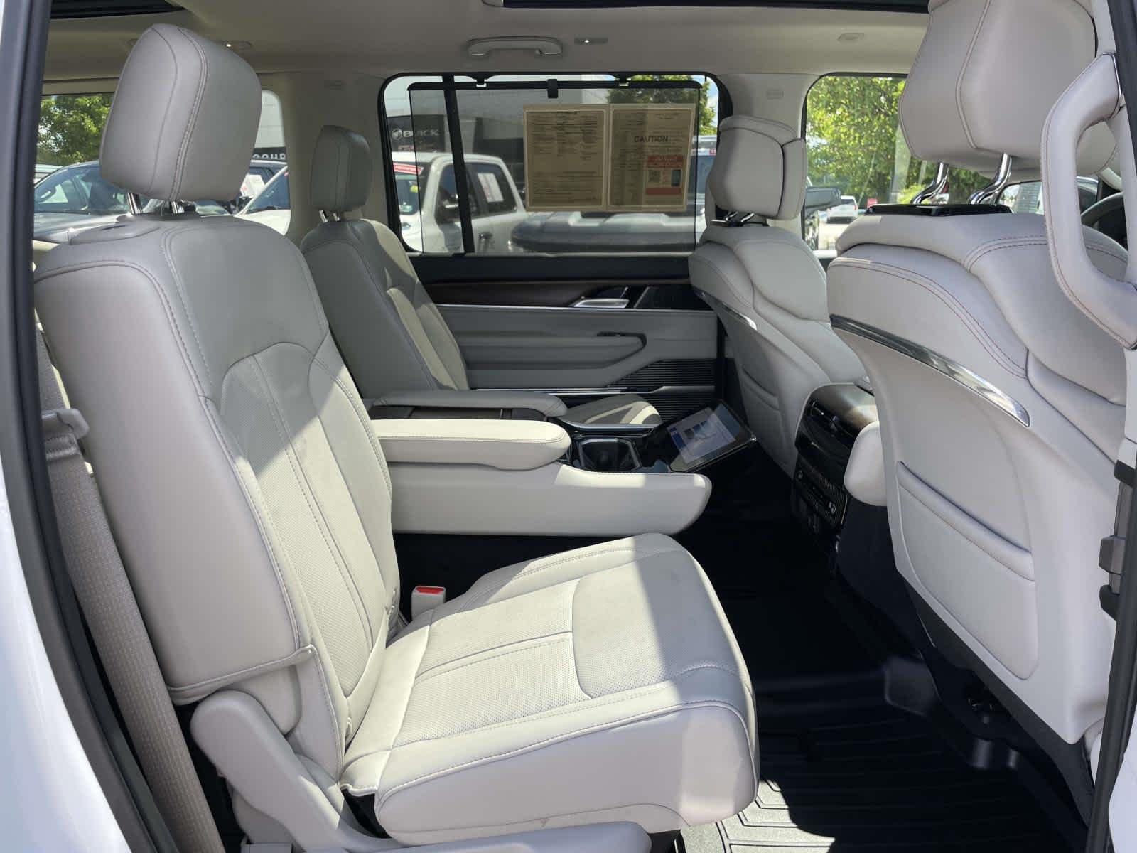 Used 2024 White Jeep 4x4 image 29