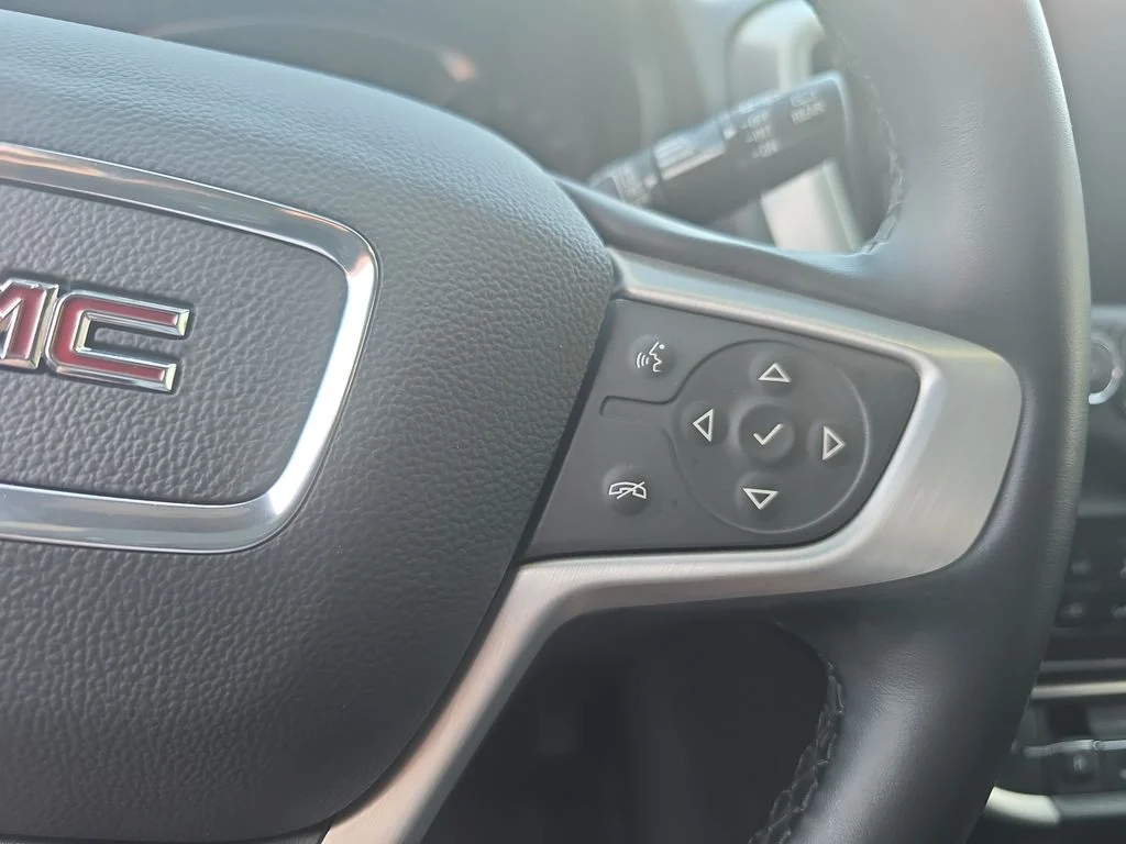 Used 2024 White GMC SLT image 18