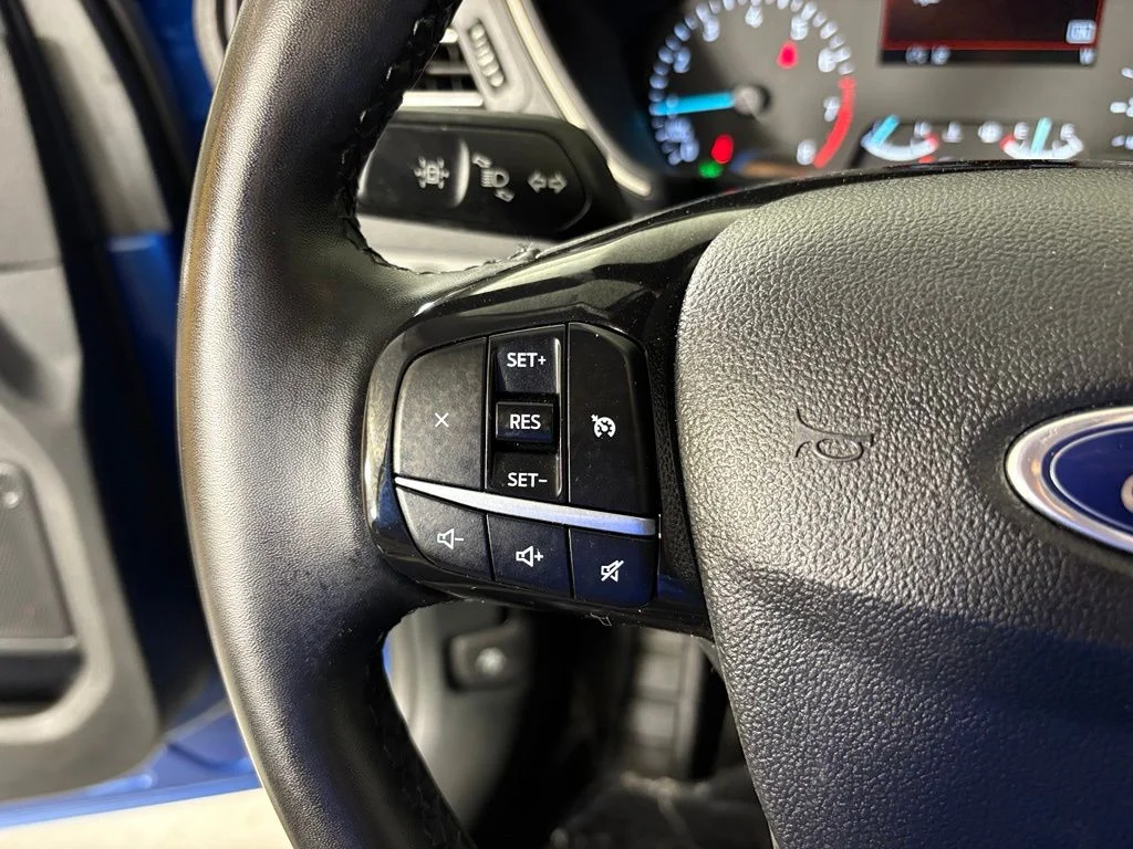 Used 2022 Blue Metallic Ford SEL image 20