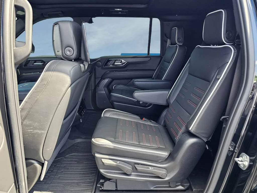 Used 2025 Onyx Black GMC AT4 Ultimate image 35