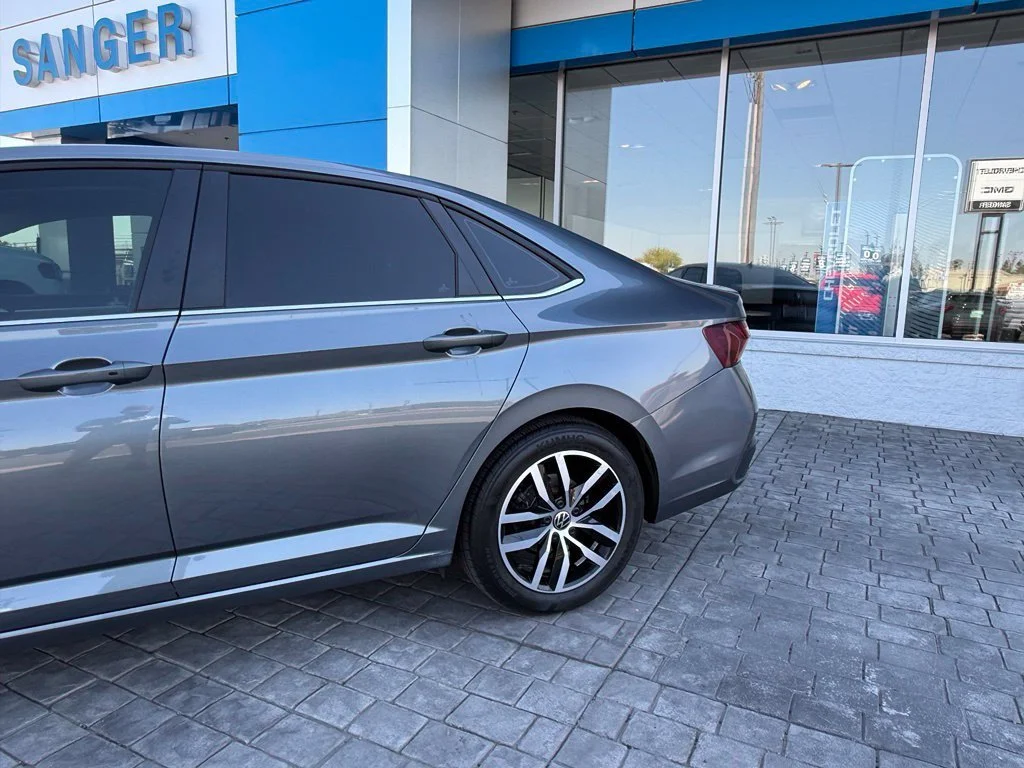 Used 2025 Gray Volkswagen 1.5T SE image 6
