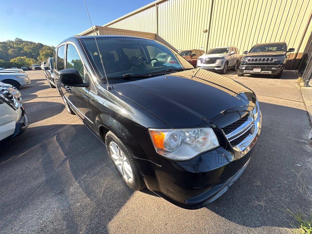 Used 2015 Black Dodge SXT image 1