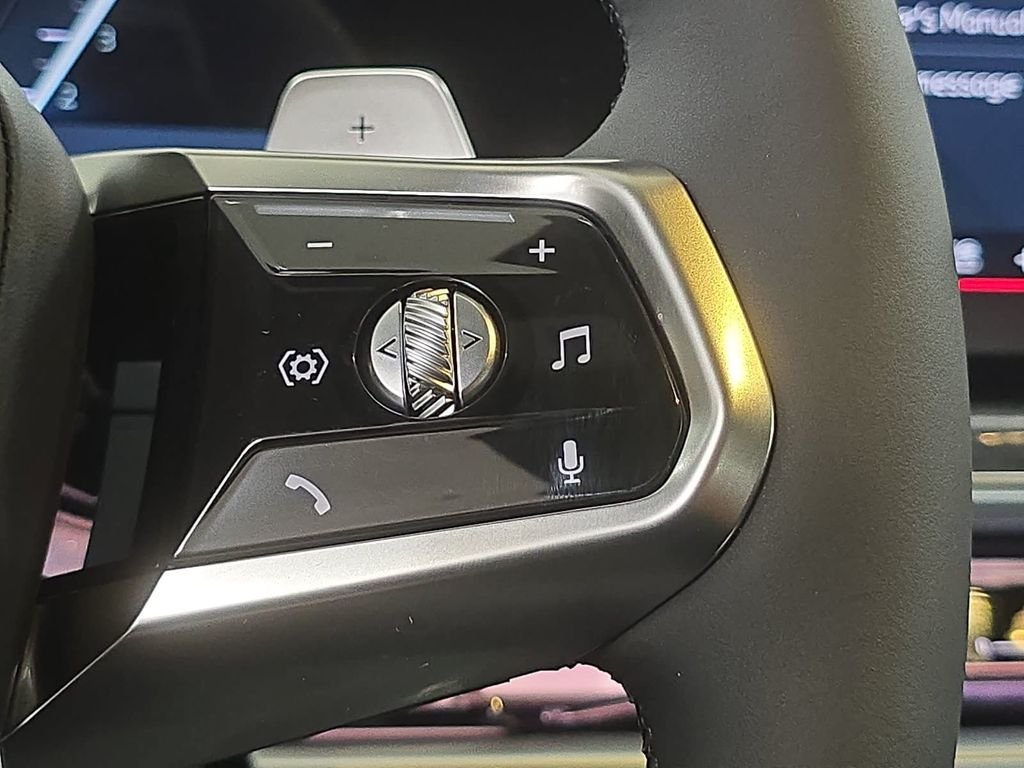 New 2026 Alpine White BMW 760i xDrive image 11