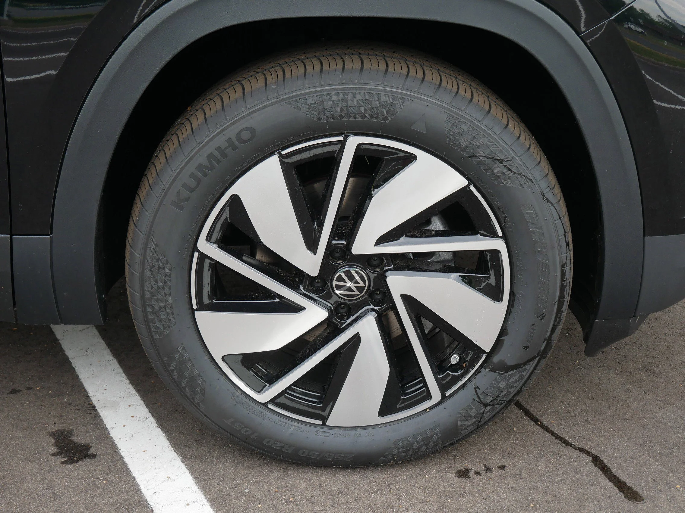 New 2026 Deep Black Pearl Volkswagen 2.0T SEL image 5