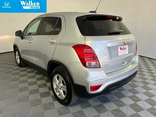 Used 2022 Silver Chevrolet LS image 5