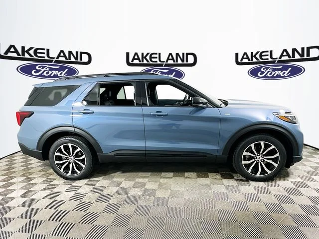 New 2026 Blue Ford ST-Line image 3