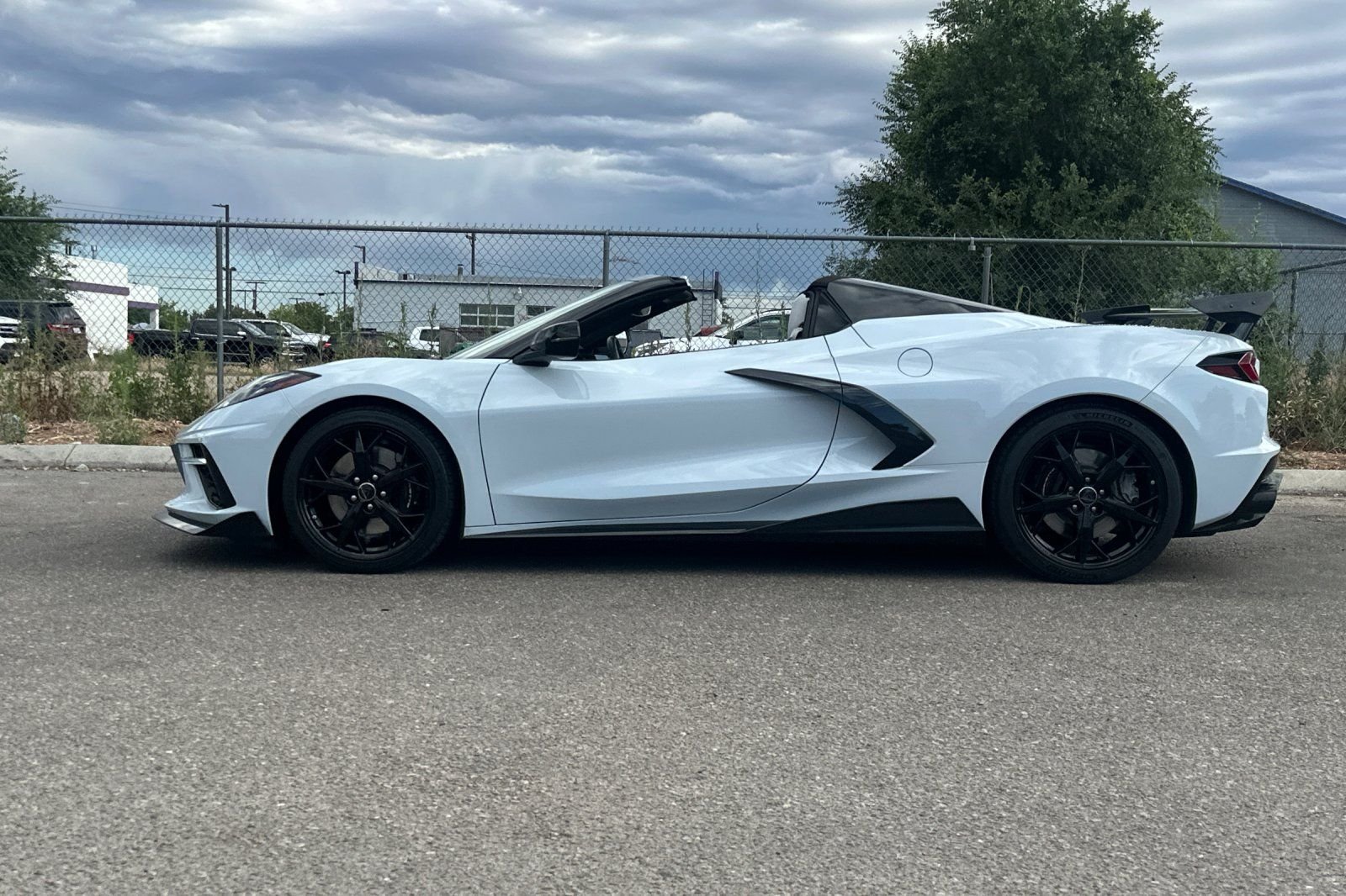 Used 2022 White Chevrolet Stingray image 7