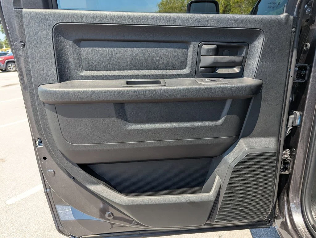 2025 RAM 3500 Tradesman - Photo 28