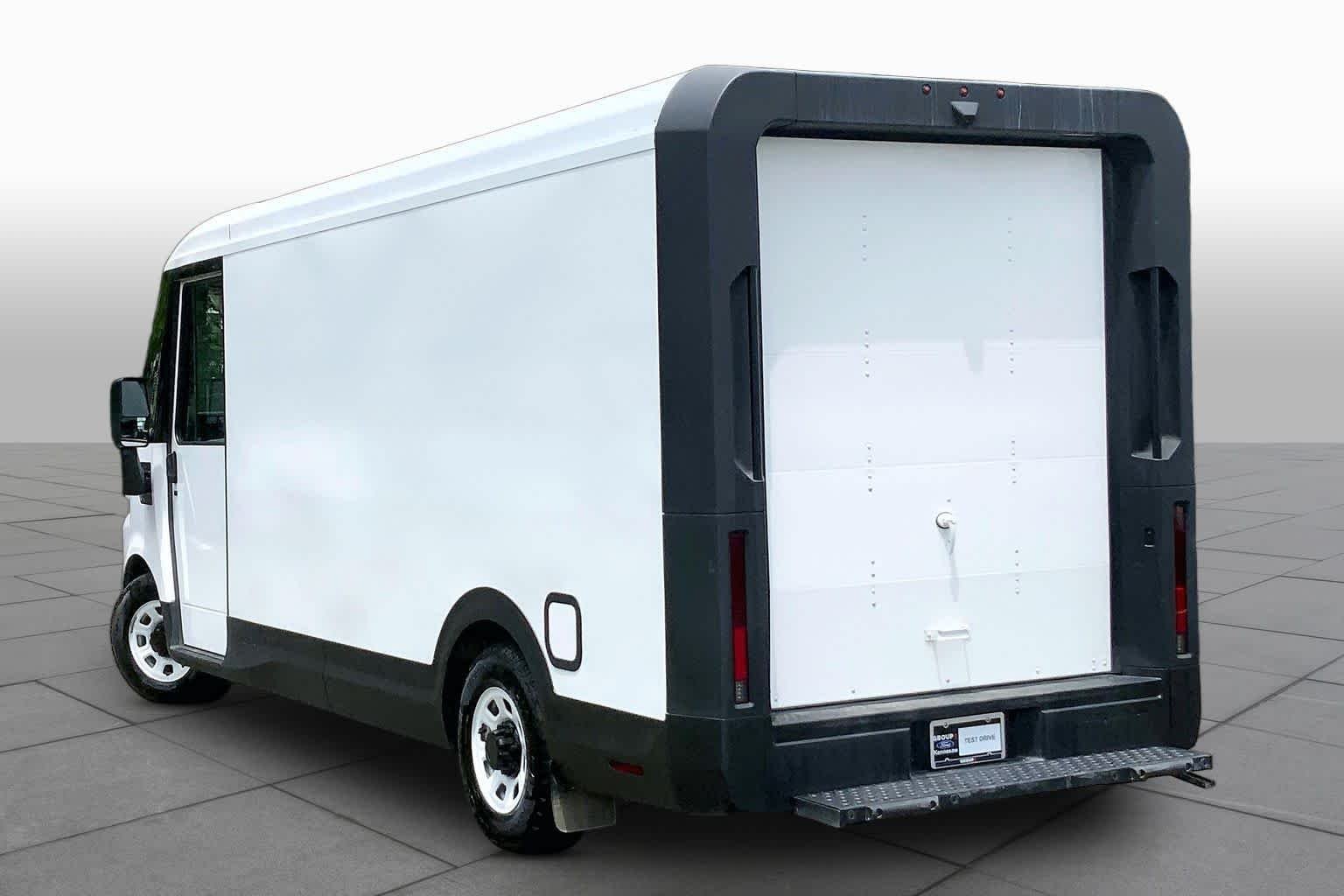 Used 2025 Oyster White Chevrolet  image 10