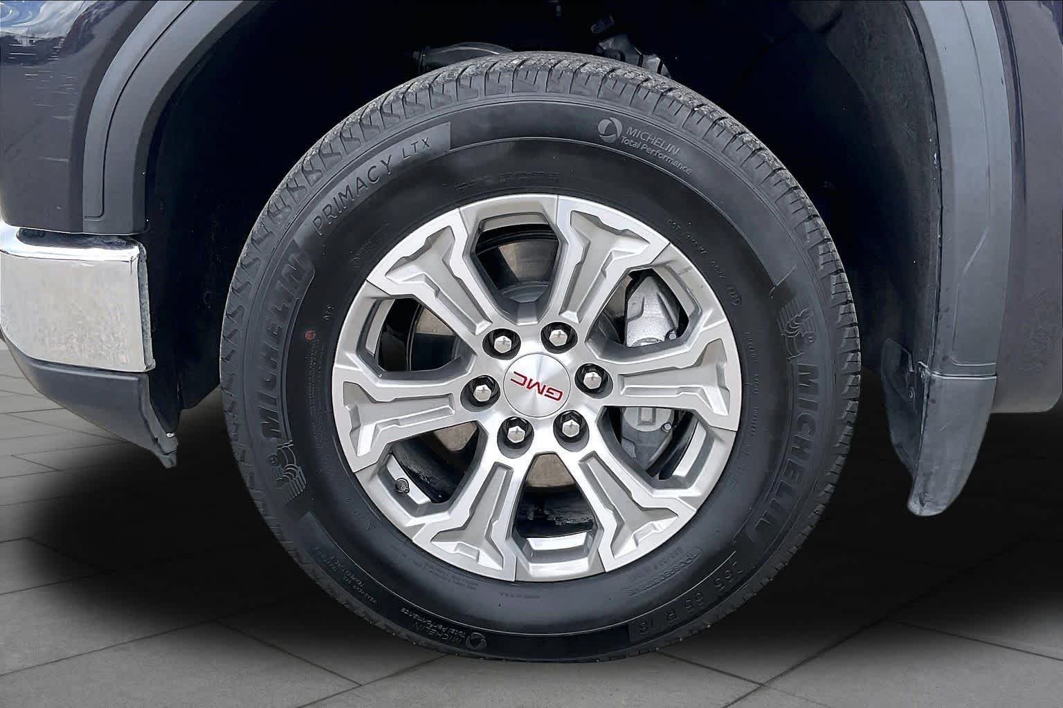 Used 2025 Titanium Rush Metallic GMC SLT image 10