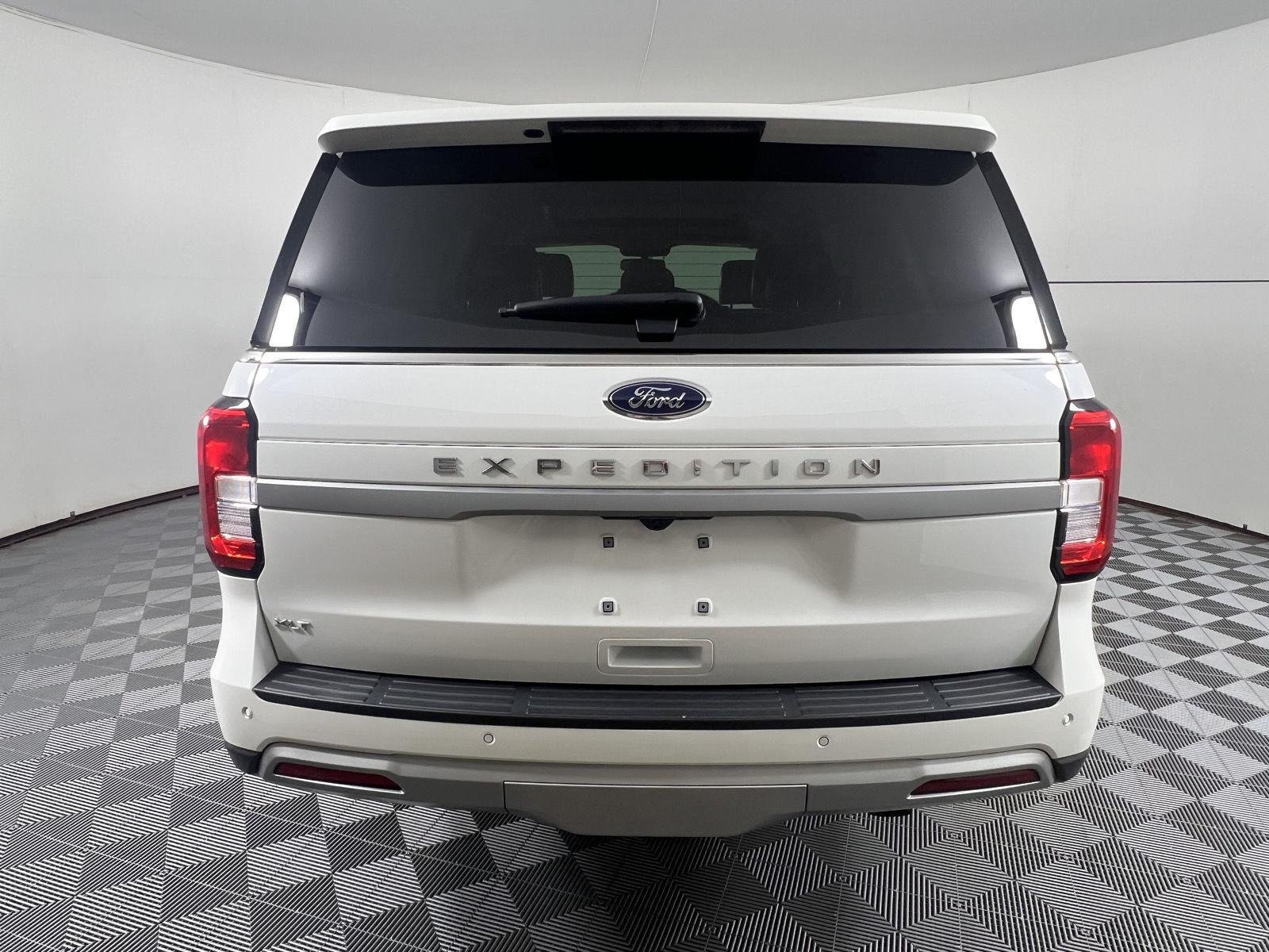 Used 2023 Star White Metallic Tri-Coat Ford XLT image 11